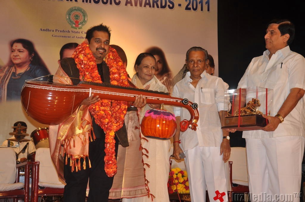 2nd lata Mangeshkar Music Awards 2011 stills | Picture 91749
